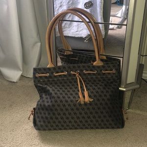 Dooney and Bourke hand bag
